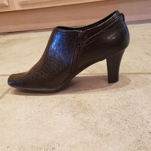 Aerosoles Leather Ankle Boots